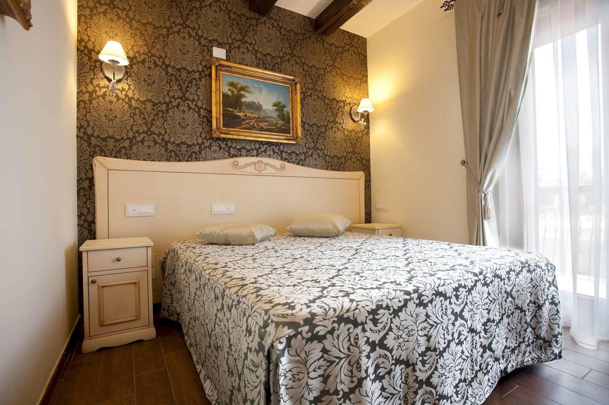Hotel Clementina 3*